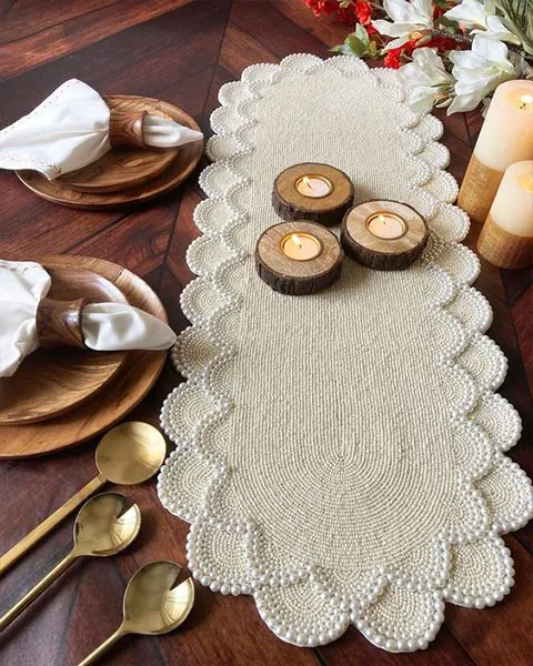 CUSTOMISED TABLE RUNNERS WITH CENTERPIECE