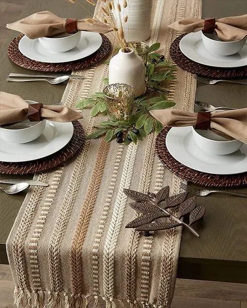 CUSTOMISED TABLE RUNNERS WITH CENTERPIECE