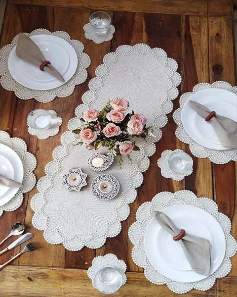 CUSTOMISED TABLE RUNNERS WITH CENTERPIECE
