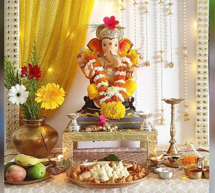 Decorative thrones for Ganpati