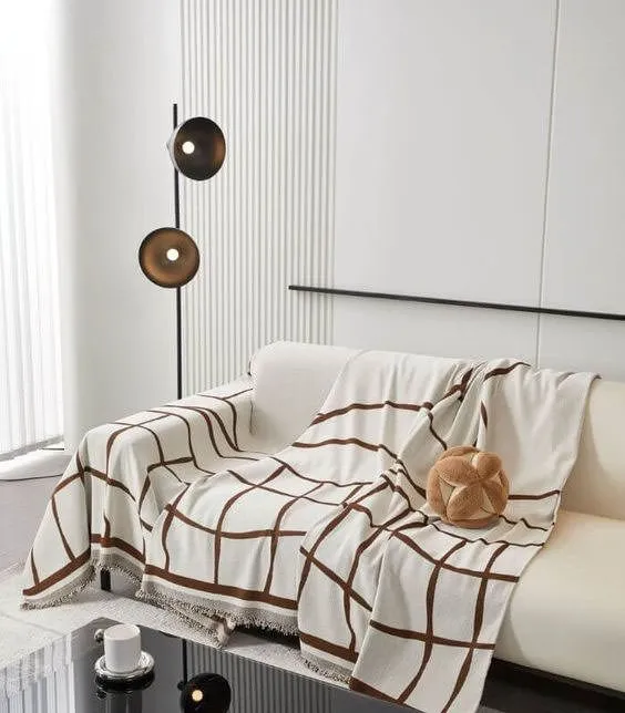 RUGS AND THROWS
