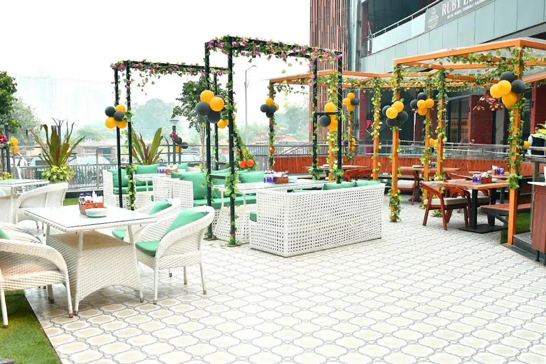 the irish green restaurant designed by kriaan-03