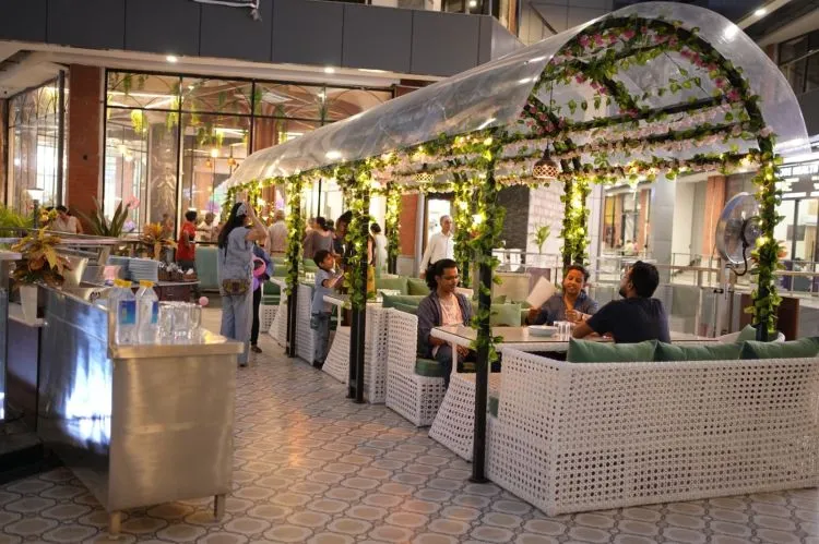 the irish green restaurant designed by kriaan-05